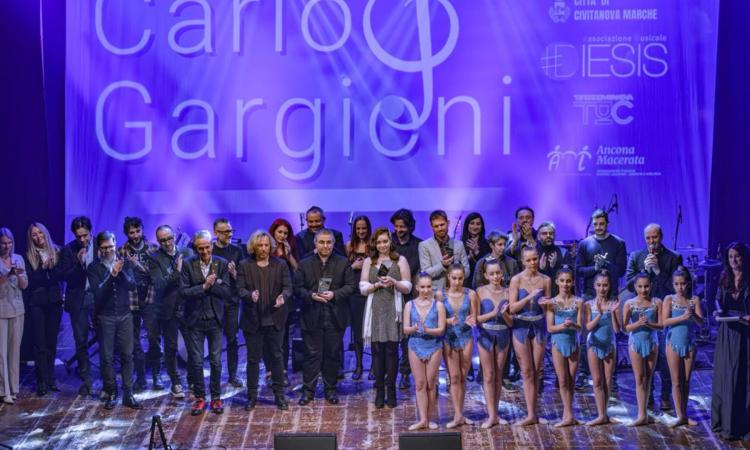 Civitanova, grandi ospiti e solidarietà: successo per il gran finale del Premio Carlo Gargioni Civitanova, grandi ospiti e solidarietà: successo per il gran finale del Premio Carlo Gargioni