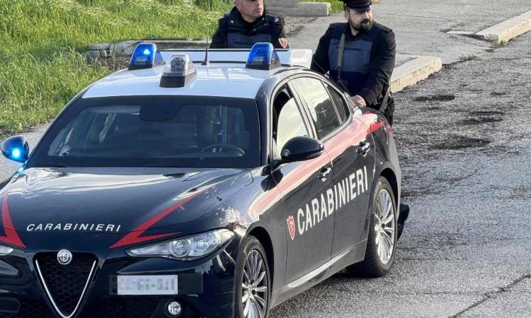 San Ginesio, coinvolto in un incidente con l'auto risulta positivo alla cocaina: denunciato 22enne