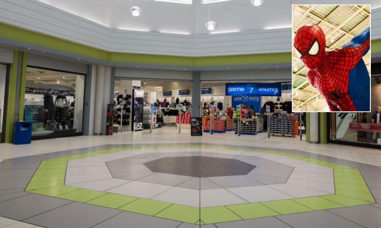 Festa di Carnevale per i più piccoli al centro commerciale 'Val di Chienti': l'Uomo Ragno ospite d'eccezione Festa di Carnevale per i più piccoli al centro commerciale 'Val di Chienti': l'Uomo Ragno ospite d'eccezione