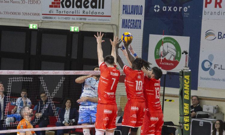 Volley, la Banca Macerata Fisiomed crolla in casa: Cuneo si impone in 3 set Volley, la Banca Macerata Fisiomed crolla in casa: Cuneo si impone in 3 set
