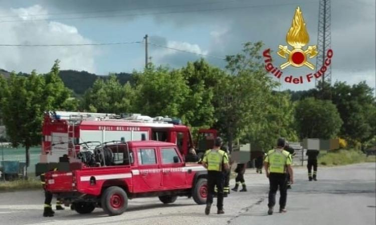 Auto precipita nel fiume dopo un volo di 4 metri: donna in ipotermia trasferita a Torrette Auto precipita nel fiume dopo un volo di 4 metri: donna in ipotermia trasferita a Torrette