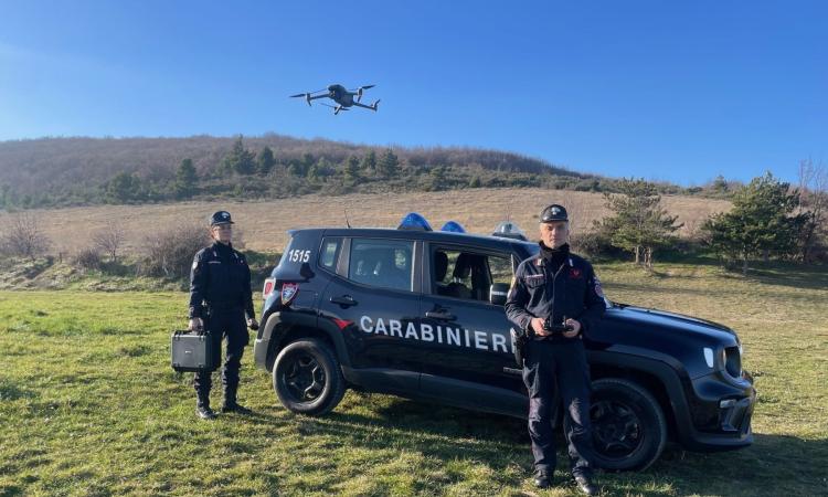 Macerata, un drone in aiuto contro gli illeciti ambientali: nuova dotazione per i carabinieri forestali Macerata, un drone in aiuto contro gli illeciti ambientali: nuova dotazione per i carabinieri forestali
