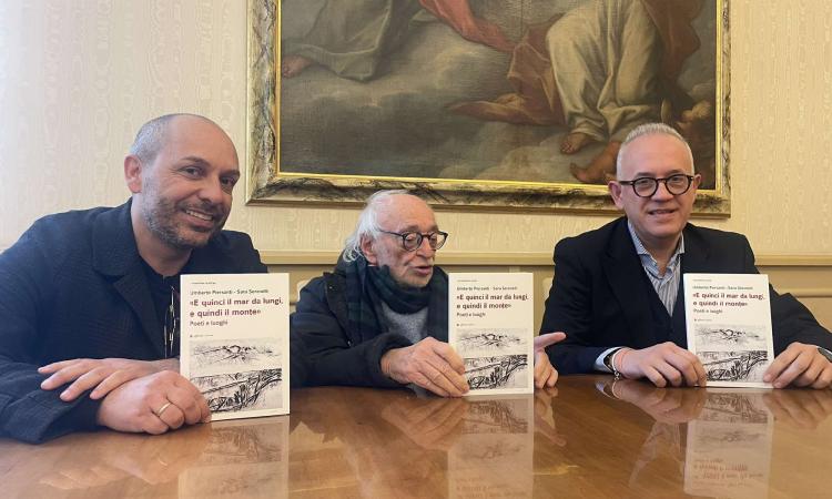 La festa della poesia a Civitanova Alta diventa un libro curato da Umberto Piersanti La festa della poesia a Civitanova Alta diventa un libro curato da Umberto Piersanti