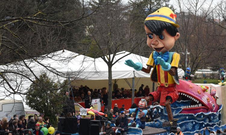 Carnevale Maceratese, tutto pronto dopo il rinvio per il maltempo: Matilde Brandi è la madrina Carnevale Maceratese, tutto pronto dopo il rinvio per il maltempo: Matilde Brandi è la madrina