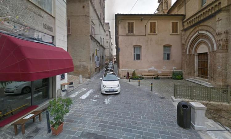 Macerata, lavori di manutenzione alla rete del gas: chiude anche Santa Maria della Porta Macerata, lavori di manutenzione alla rete del gas: chiude anche Santa Maria della Porta