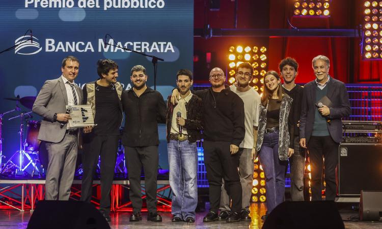 Musicultura, Piccolo G di Pollenza vince il premio del pubblico Banca Macerata Musicultura, Piccolo G di Pollenza vince il premio del pubblico Banca Macerata
