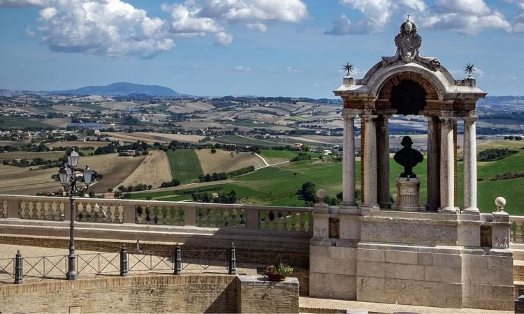 Treia investe sul commercio locale: finanziati i progetti per il Centro Commerciale Naturale e San Lorenzo Treia investe sul commercio locale: finanziati i progetti per il Centro Commerciale Naturale e San Lorenzo