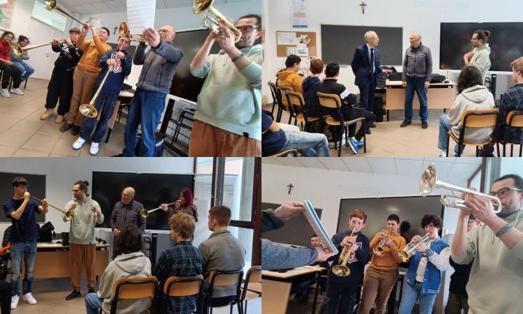 Camerino, a lezione di chiarina: gli studenti alla prova dello strumento simbolo della Corsa alla Spada Camerino, a lezione di chiarina: gli studenti alla prova dello strumento simbolo della Corsa alla Spada