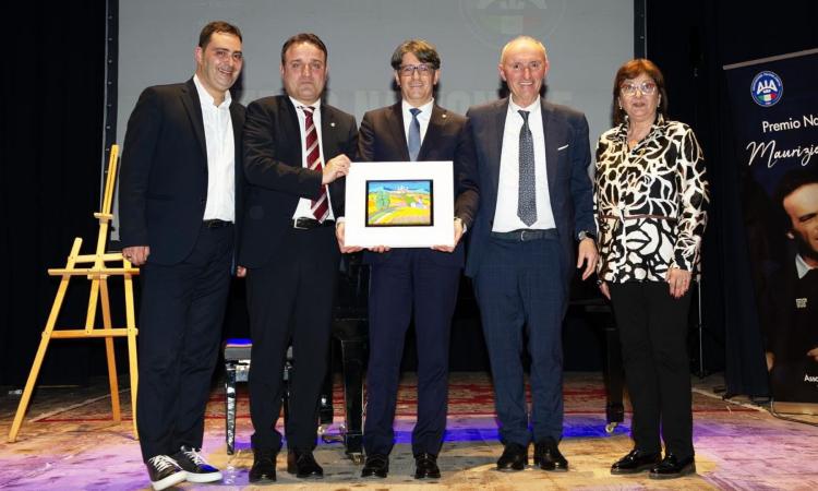 Macerata, a Marco Falso il Premio Nazionale Maurizio Mattei: "Per me un mentore e maestro della classe arbitrale" (FOTO e VIDEO) Macerata, a Marco Falso il Premio Nazionale Maurizio Mattei: "Per me un mentore e maestro della classe arbitrale" (FOTO e VIDEO)