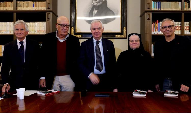 Recanati, "Fede, ultima speranza": Andrea Angeli racconta il cruciale ruolo dei religiosi nei teatri di guerra (FOTO) Recanati, "Fede, ultima speranza": Andrea Angeli racconta il cruciale ruolo dei religiosi nei teatri di guerra (FOTO)