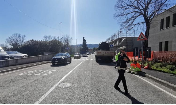 Caos traffico a Sforzacosta, viabilità alternativa per evitare disagi: "Cantiere sospeso per il weekend" Caos traffico a Sforzacosta, viabilità alternativa per evitare disagi: "Cantiere sospeso per il weekend"