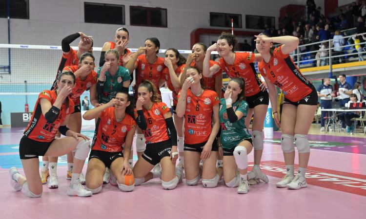 La Cbf Balducci si guadagna la "tredicesima"...vittoria di fila: Padova ko in 4 set La Cbf Balducci si guadagna la "tredicesima"...vittoria di fila: Padova ko in 4 set