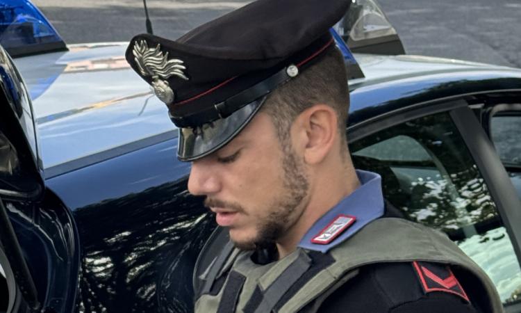 Pioraco - L'auto del marito è senza assicurazione, multato: la moglie non ci sta e offende i carabinieri Pioraco - L'auto del marito è senza assicurazione, multato: la moglie non ci sta e offende i carabinieri