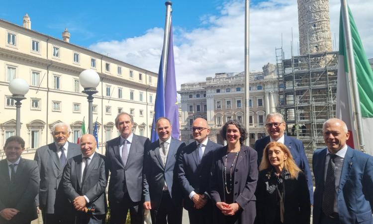"Pensionati, venite a vivere nelle aree del cratere sismico": Flat Tax al 7% per gli italiani che tornano dall'estero