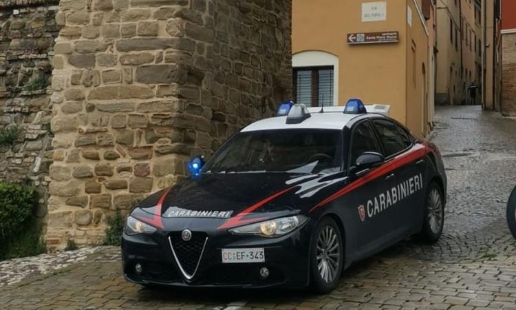 Due denunce per evasione dai domiciliari nel Maceratese: nei guai un 27enne e un 29enne