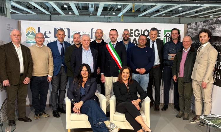 Matelica al Vinitaly: il sindaco e gli assessori in prima linea per promuovere il Verdicchio e il territorio Matelica al Vinitaly: il sindaco e gli assessori in prima linea per promuovere il Verdicchio e il territorio