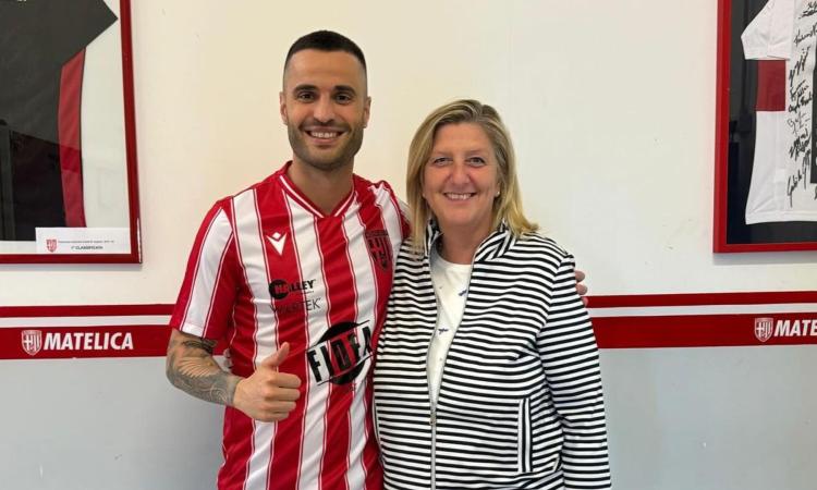 Matelica, la presidentessa Orlandi ringrazia la squadra per la salvezza e saluta il ds Falcioni Matelica, la presidentessa Orlandi ringrazia la squadra per la salvezza e saluta il ds Falcioni