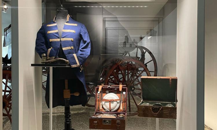 Macerata, uno scrigno per il passato: inaugurata la nuova teca al museo della Carrozza Macerata, uno scrigno per il passato: inaugurata la nuova teca al museo della Carrozza