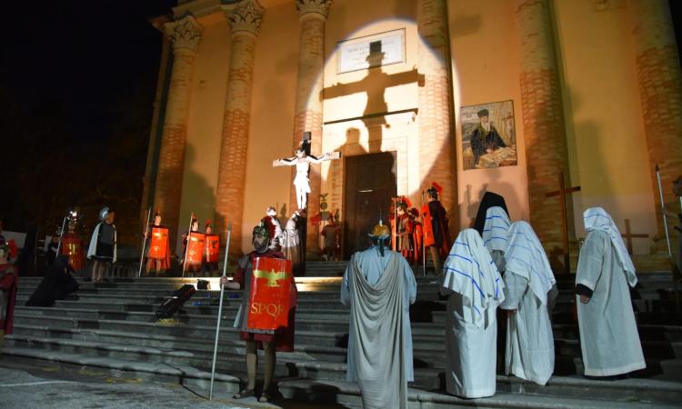 Macerata, torna la sacra rappresentazione della Passione di Cristo: ecco percorso e orari Macerata, torna la sacra rappresentazione della Passione di Cristo: ecco percorso e orari