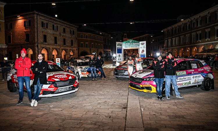 Il Rally Marche riparte dalla meravigliosa piazza Del Popolo: lo "start" sarà di nuovo a San Severino Il Rally Marche riparte dalla meravigliosa piazza Del Popolo: lo "start" sarà di nuovo a San Severino