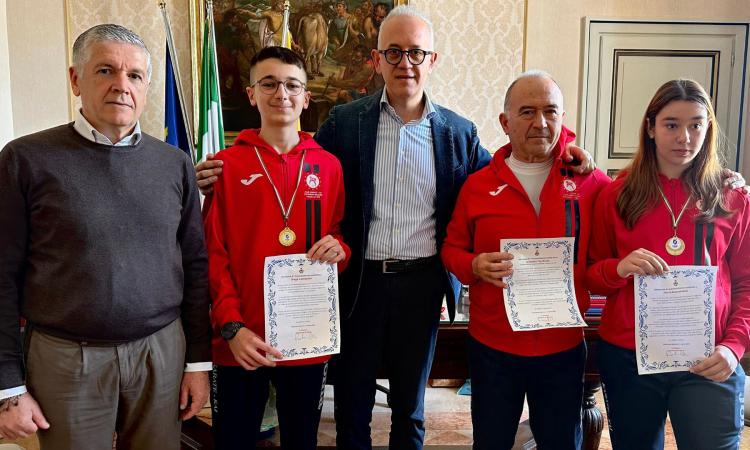 Civitanova, il sindaco premia i campioni regionali di Karate