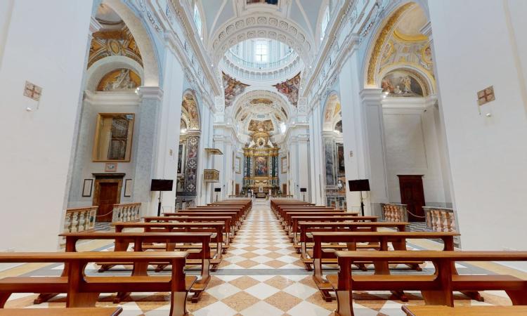Macerata, veglia in Cattedrale per Papa Francesco. Mons. Marconi: "Lo accompagniamo con la nostra preghiera"