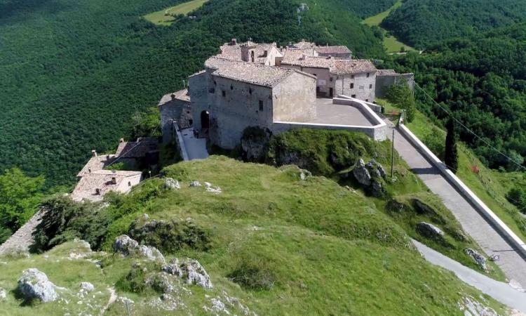 Comunanza agraria di Elcito: approvato lo Statuto, si chiude la fase di commissariamento Comunanza agraria di Elcito: approvato lo Statuto, si chiude la fase di commissariamento