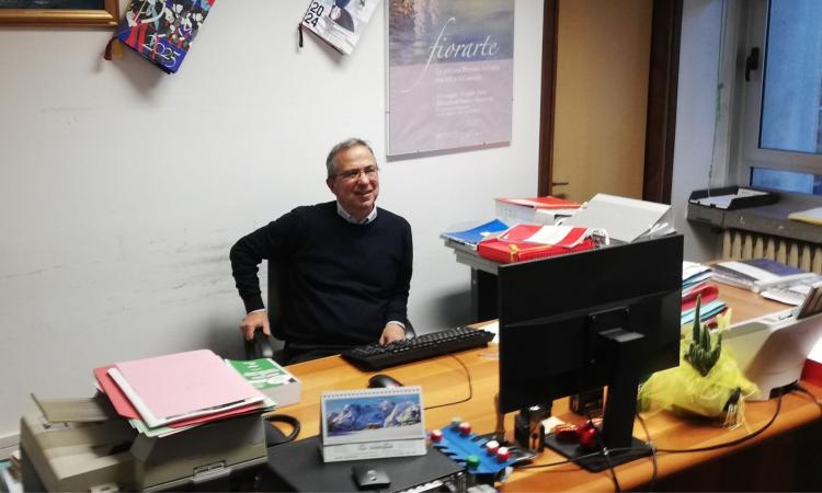 Macerata, primo maggio tempo di pensione: festa per il funzionario giudiziario Ernesto Gianfelici Macerata, primo maggio tempo di pensione: festa per il funzionario giudiziario Ernesto Gianfelici