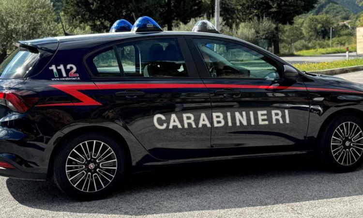 Furto al supermercato e patente falsa: due denunce in un giorno a Camerino