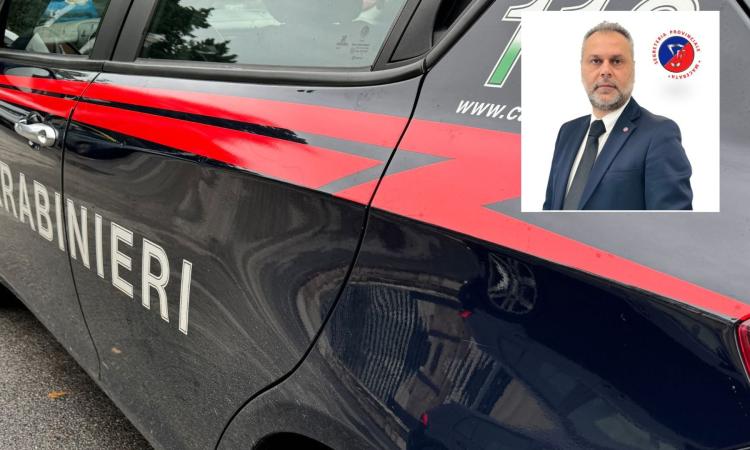 Armato di forca semina il caos a Camporotondo: fermato 48enne, due carabinieri feriti nell'azione
