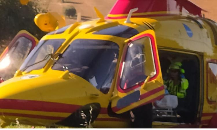 Tolentino, scontro tra due moto sulla Provinciale: centauro a Torrette in elisoccorso Tolentino, scontro tra due moto sulla Provinciale: centauro a Torrette in elisoccorso