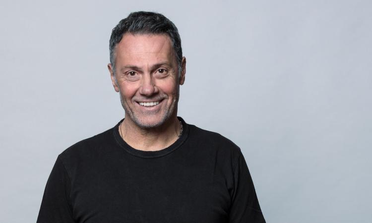 Tolentino, al Politeama arriva la comicità di Marco Falaguasta con lo spettacolo "Non ci facciamo riconoscere" Tolentino, al Politeama arriva la comicità di Marco Falaguasta con lo spettacolo "Non ci facciamo riconoscere"