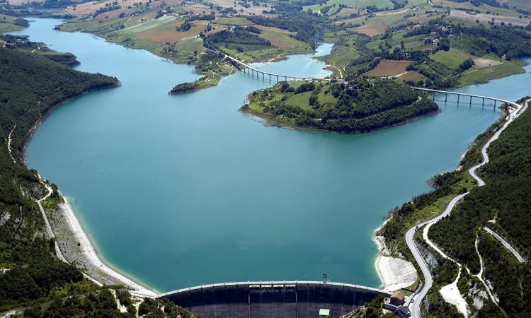 "Fiumi e laghi delle Marche, la qualità delle acque peggiora": l'invaso di Castreccioni unica eccezione