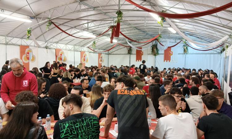 La Cena dei Mille: Camerino si riunisce per il via della Corsa alla Spada La Cena dei Mille: Camerino si riunisce per il via della Corsa alla Spada
