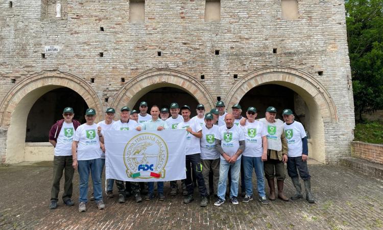 Macerata, volontari della Federcaccia al lavoro per restituire splendore alle fonti cittadine