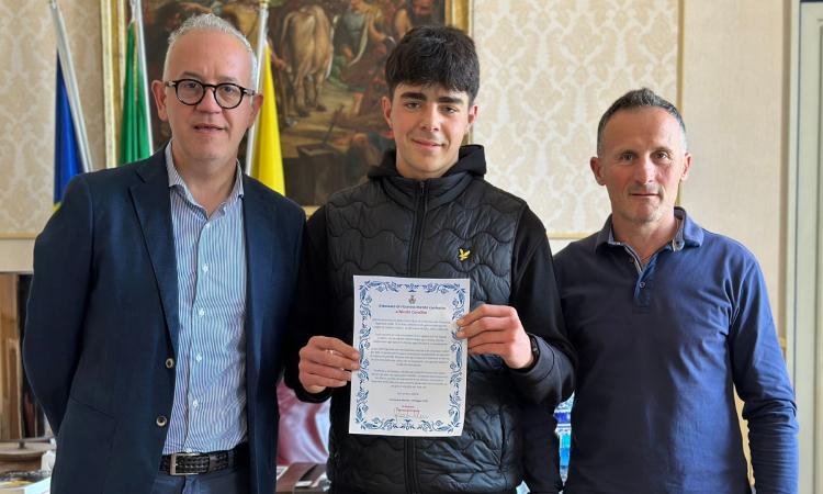Civitanova, dal ring alla ribalta: premiato Nicolò Corallini, campione regionale Under 19 di boxe