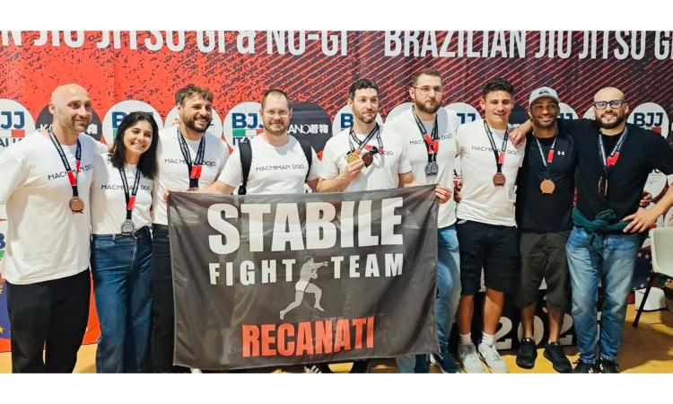 La Hachiman Dojo trionfa al campionato italiano di Brazilian Jiu-Jitsu: 12 medaglie (tra cui 2 ori) conquistate La Hachiman Dojo trionfa al campionato italiano di Brazilian Jiu-Jitsu: 12 medaglie (tra cui 2 ori) conquistate
