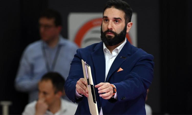 Lionetti e Cbf Balducci ancora insieme: "Onorato di restare a Macerata" Lionetti e Cbf Balducci ancora insieme: "Onorato di restare a Macerata"