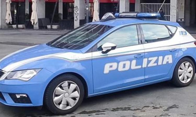 In casa un ordigno artigianale e cocaina: arrestato 65enne stalker In casa un ordigno artigianale e cocaina: arrestato 65enne stalker