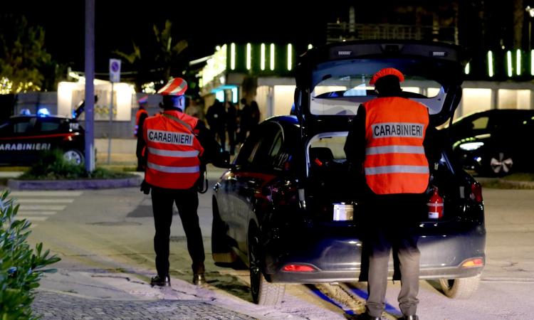 Potenza Picena, strano via vai vicino al pub: scovato spacciatore di 24 anni