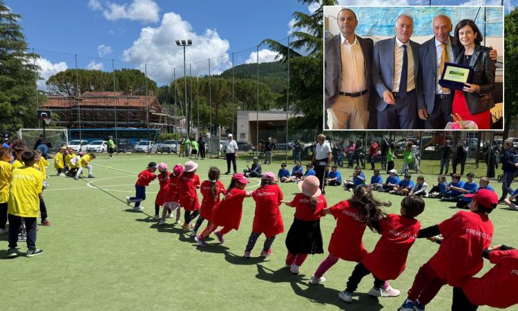 Valfornace, dalla ruzzola al tiro alla fune: centinaia di studenti alla prova con gli sport tradizionali per il Premio Salvi Valfornace, dalla ruzzola al tiro alla fune: centinaia di studenti alla prova con gli sport tradizionali per il Premio Salvi