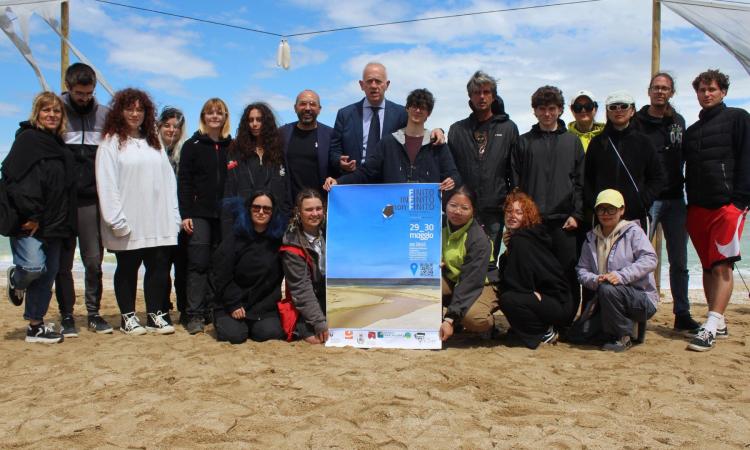 Civitanova, Leopardi va in scena sul bagnasciuga: "Orgogliosi di ospitare questo evento"