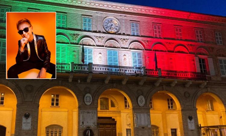Civitanova si accende con il tricolore: Albertino, raduno 500 e il live di Fabrizio Moro Civitanova si accende con il tricolore: Albertino, raduno 500 e il live di Fabrizio Moro