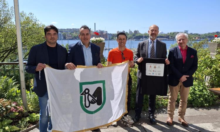 Da Camerino a Capo Nord: l’impresa di Tonino Pieroni accolta all’Ambasciata Italiana di Stoccolma