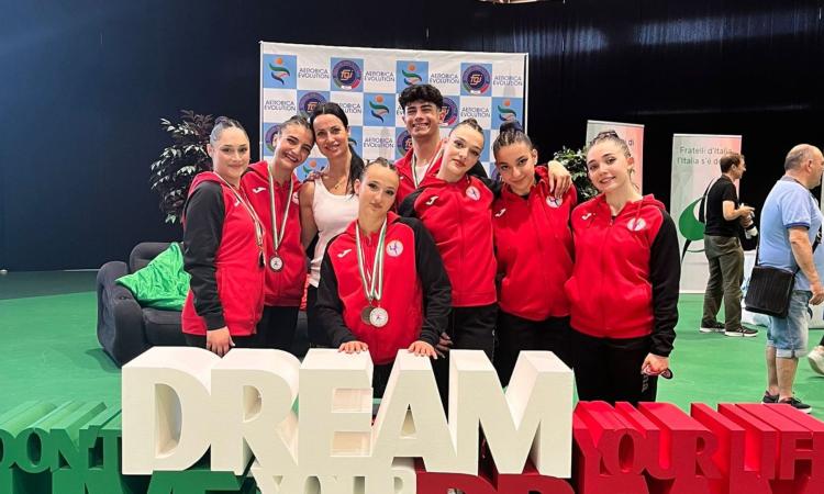 Ginnastica Macerata sul podio ai Campionati Italiani Assoluti di Aerobica Ginnastica Macerata sul podio ai Campionati Italiani Assoluti di Aerobica