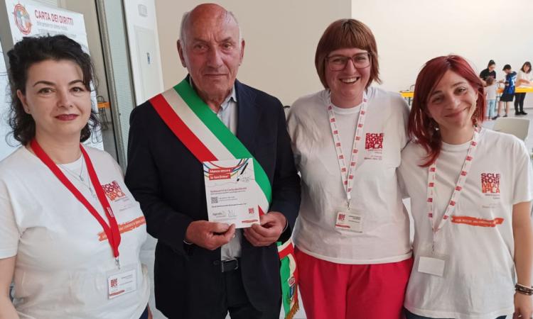 “Non abbiate paura”: a Muccia la voce coraggiosa di chi vive con la sclerosi multipla “Non abbiate paura”: a Muccia la voce coraggiosa di chi vive con la sclerosi multipla
