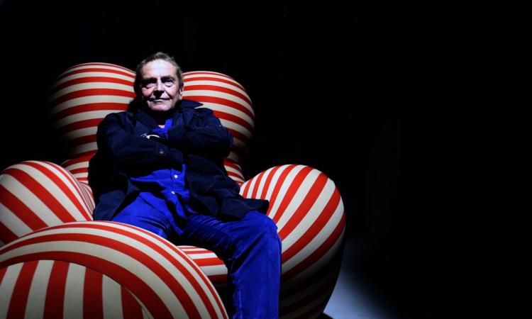 Un pomeriggio con Raffaele Curi, dai Finzi-Contini a Man Ray, fino alla Fondazione Fendi: "Le Marche? Torno sempre là" (FOTO e VIDEO) Un pomeriggio con Raffaele Curi, dai Finzi-Contini a Man Ray, fino alla Fondazione Fendi: "Le Marche? Torno sempre là" (FOTO e VIDEO)