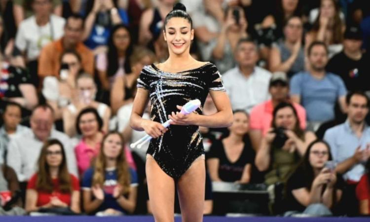 Sofia Raffaeli torna sul podio europeo: argento al cerchio e bronzo alle clavette Sofia Raffaeli torna sul podio europeo: argento al cerchio e bronzo alle clavette