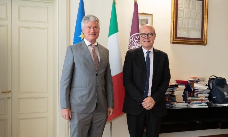 L’ambasciatore Ue in Myanmar in visita all’Università di Macerata: dialogo su cooperazione e futuro globale