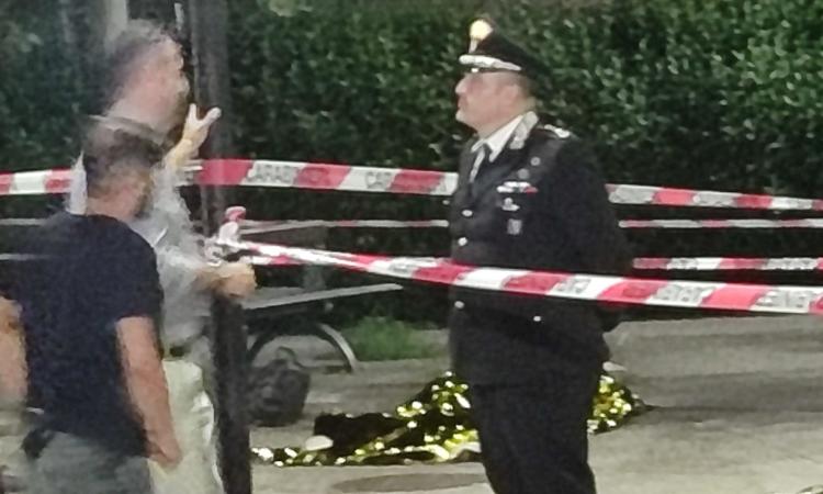 Tolentino sotto shock, accoltellata una donna di 45 anni: diversi i testimoni Tolentino sotto shock, accoltellata una donna di 45 anni: diversi i testimoni